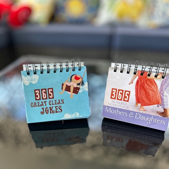 365 Great Clean Jokes and Treasured Moments Calendar Set - Picture 1 of 5
